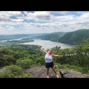 Meet your Posher, Ashley